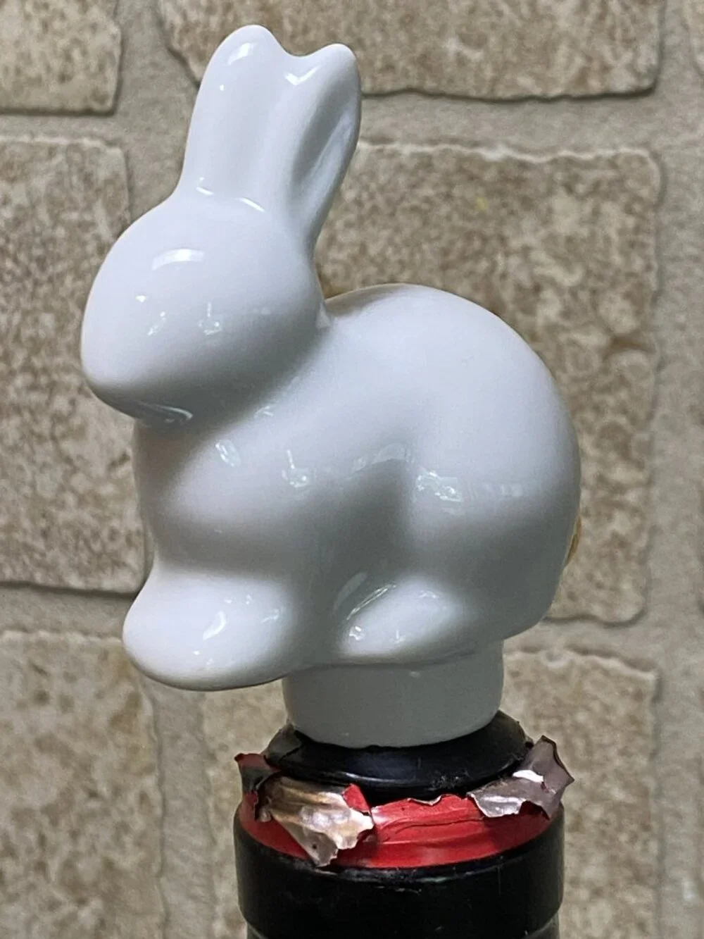 Threshold Whimsical White Glazed Bunny Wine Bottle Stopper w/Gold Accented Tail